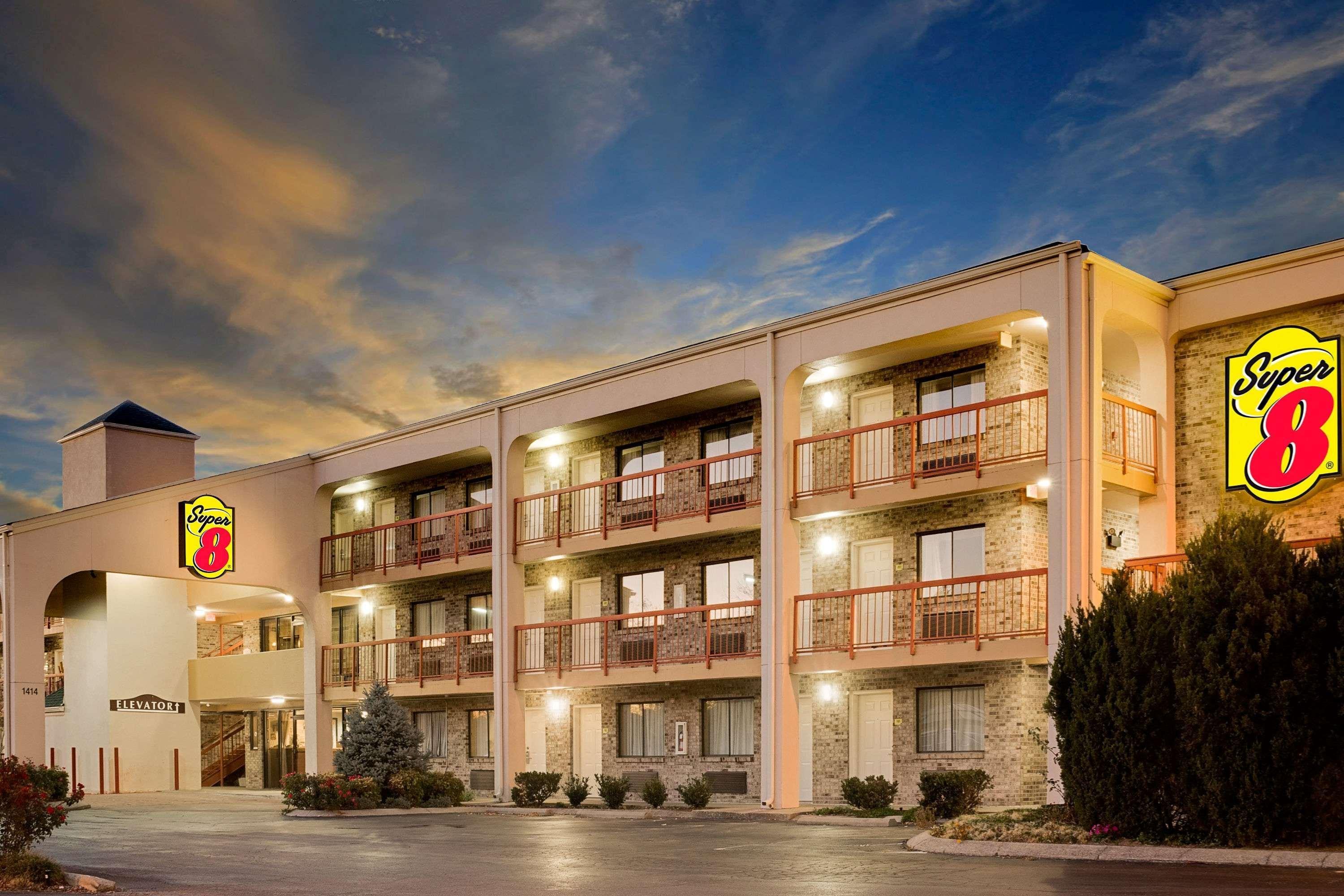 Super 8 By Wyndham Hermitage Nashville Bagian luar foto